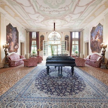 Hotel Villa Condulmer Mogliano Veneto Ngoại thất bức ảnh The interior of the villa
