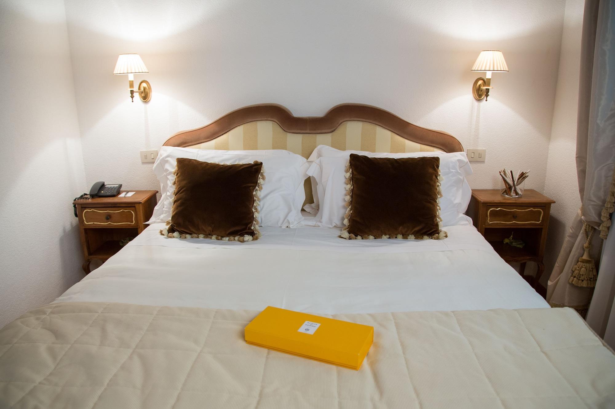 Hotel Villa Condulmer Mogliano Veneto Ngoại thất bức ảnh A guest room at the hotel
