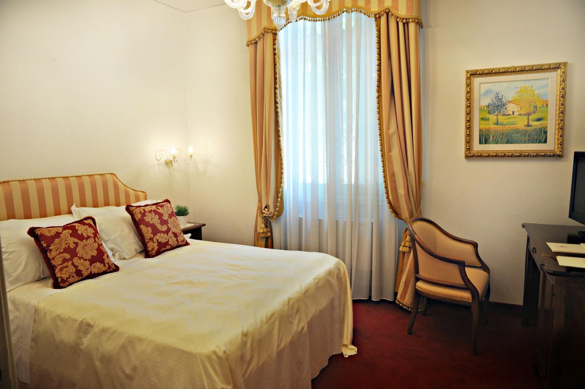 Hotel Villa Condulmer Mogliano Veneto Ngoại thất bức ảnh A room at the hotel